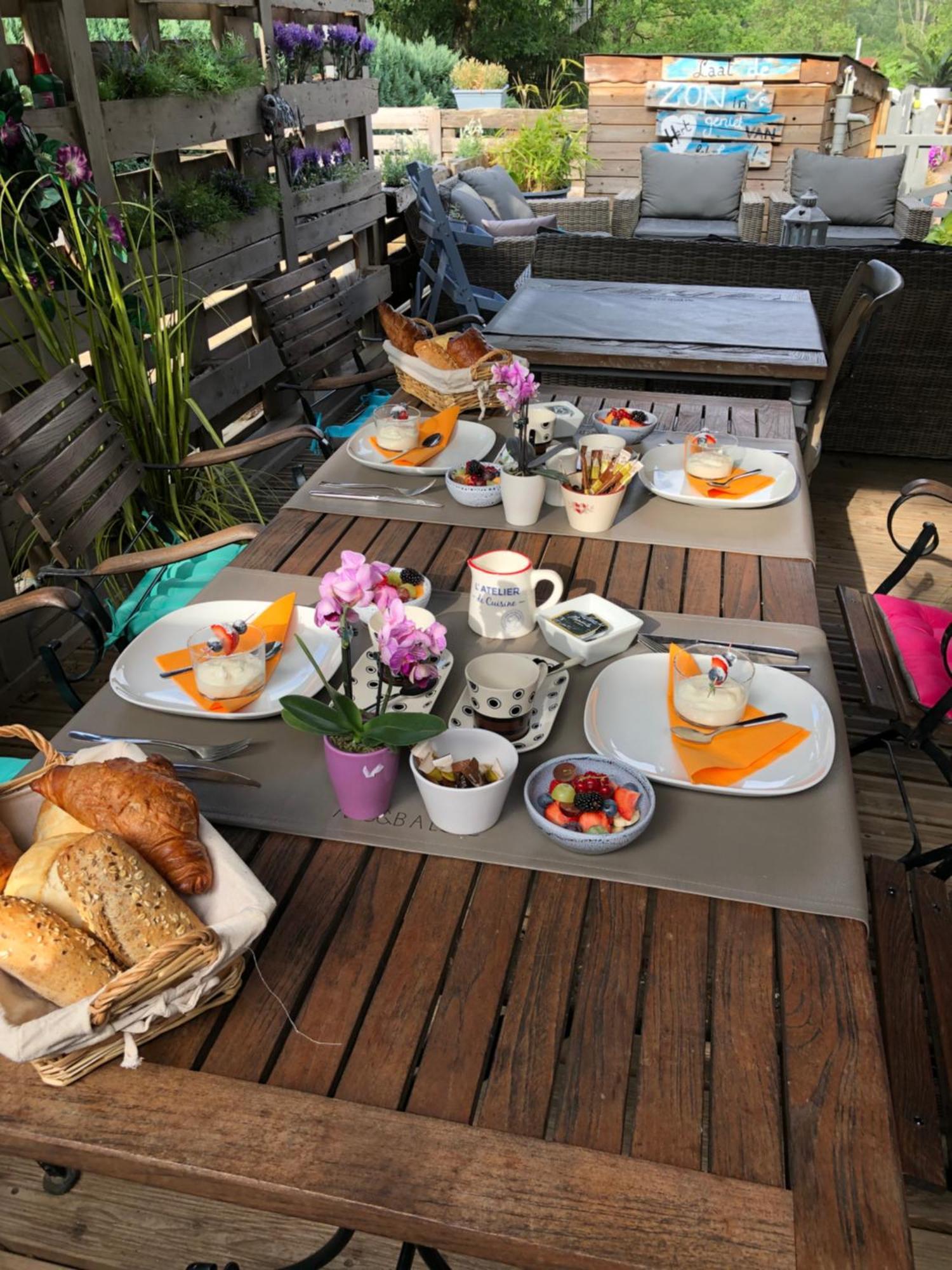 Art B&B A L'aise Durbuy Exterior foto